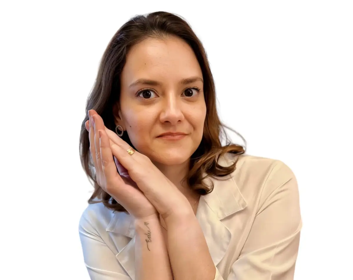 Implantes hormonais exigem cautela em mulheres com lipedema e podem agravar um quadro já difícil de diagnosticar