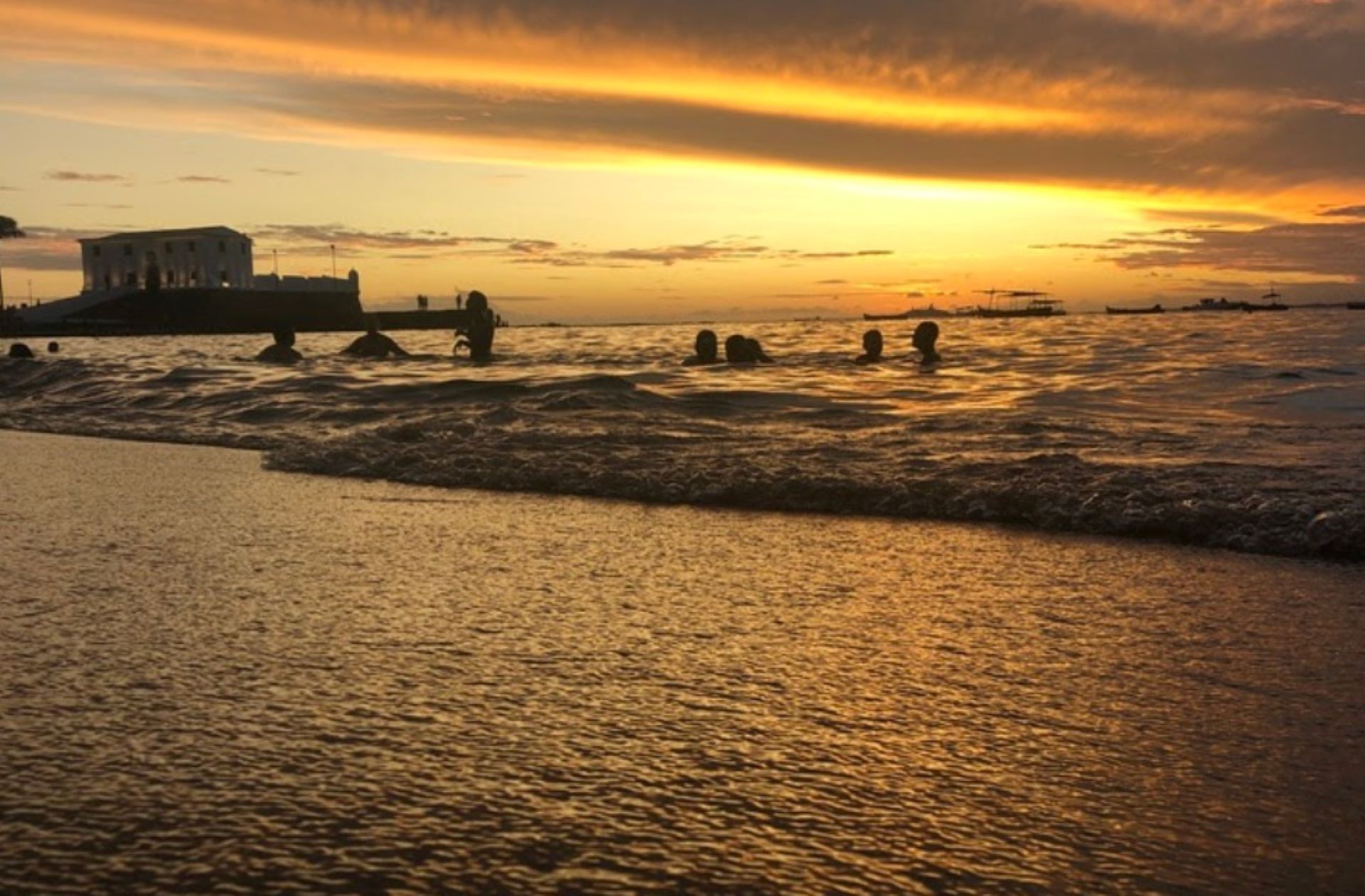 positividade por do sol na Barra