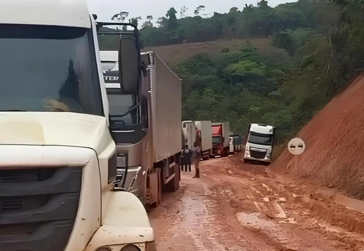Nova avaliação interdita passagem de caminhões na ponte do Rio Jequitinhonha, em Itapebi