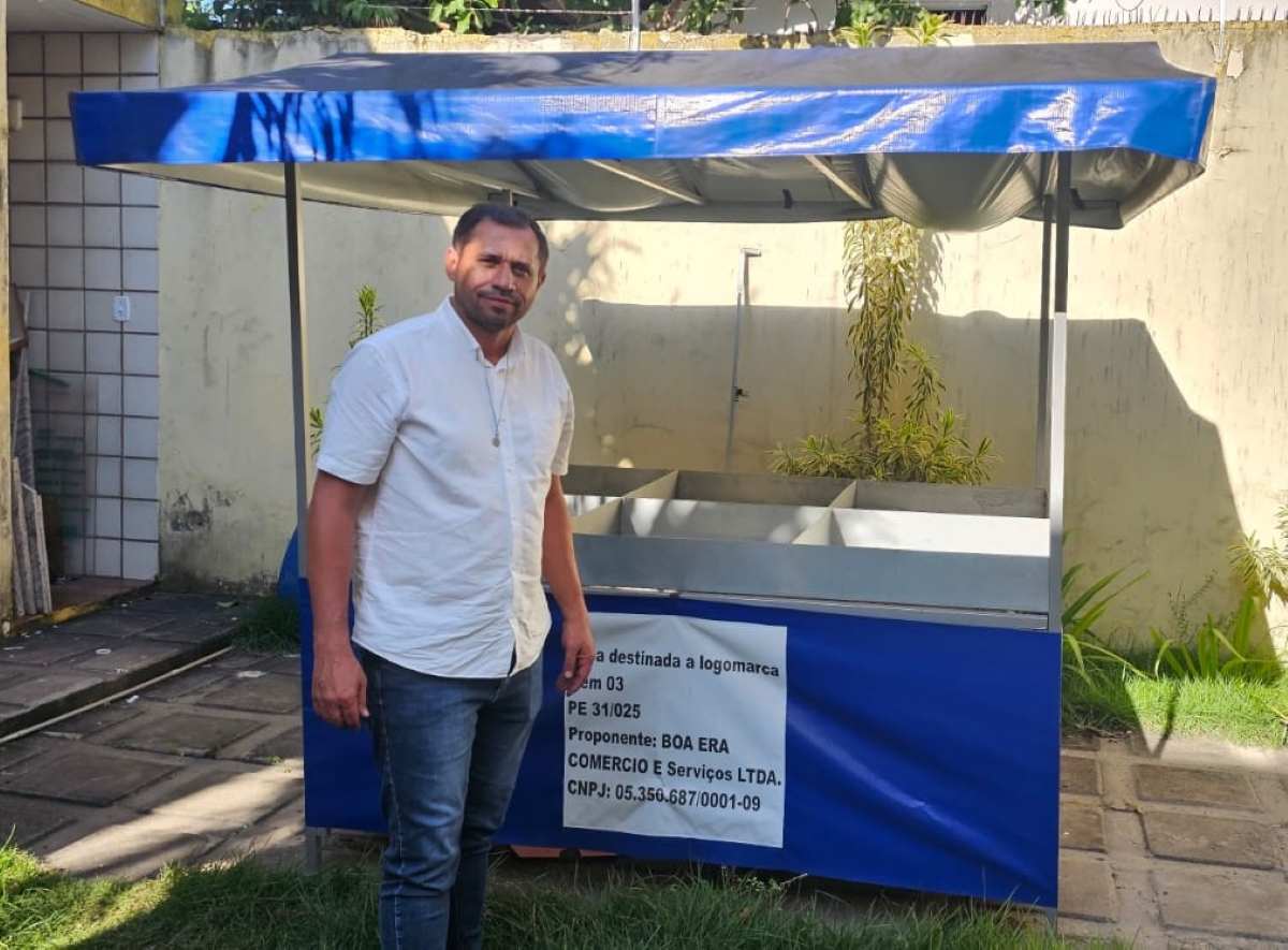 Após reclamações, secretário diz que licitação trava entrega de barracas em Feira de Santana