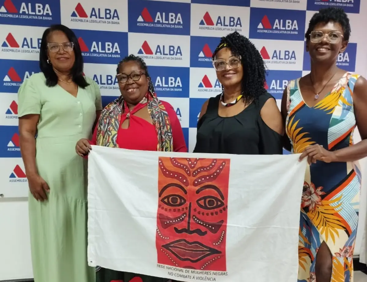 Mulheres negras ocupam a Alba e transformam celebração dos 15 anos da SPM em ato político contra o feminicídio na Bahia