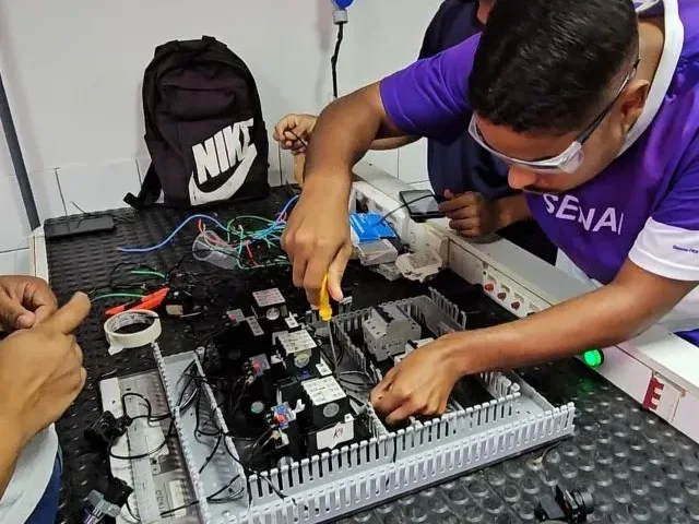 aluno do senai feira