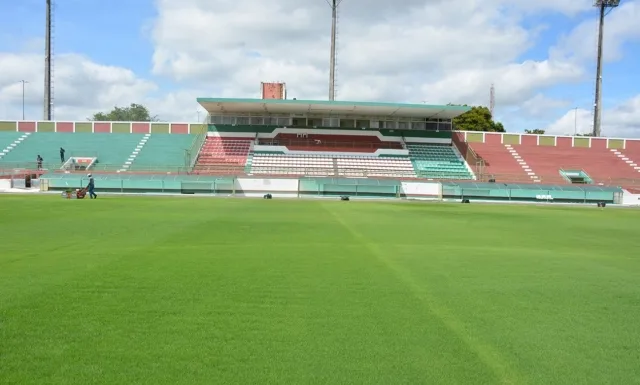 Recuperacao do Gramado do Joia da Princesa