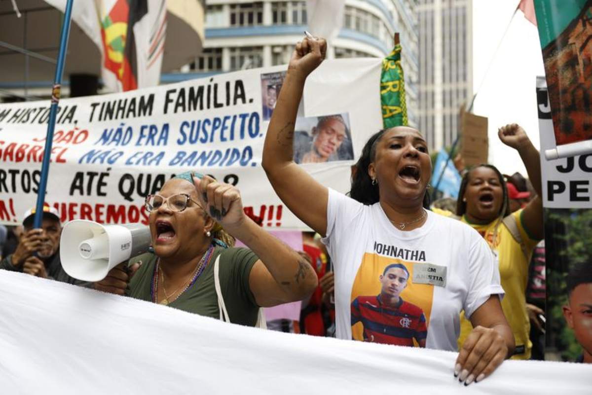 Ana Paula Oliveira, mãe de Jonatha jovem negro morto por um PM