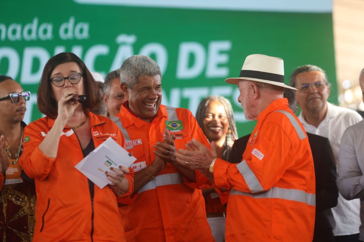 Na Bahia, Lula anuncia retomada da Petrobras para produzir 35% dos fertilizantes do país