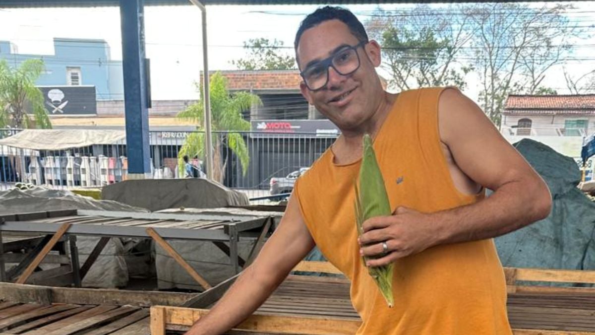 Danielsson Machado,  vendedor da Feirinha da Estação Nova