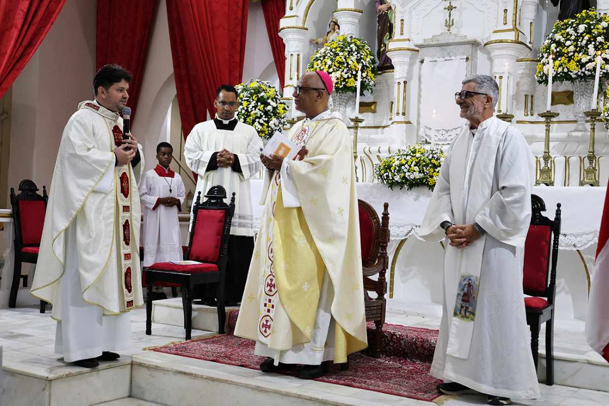 Festa do Senhor do Bonfim recebe réplica da imagem peregrina de Nossa Senhora de Lujan e reúne centenas de fiéis
