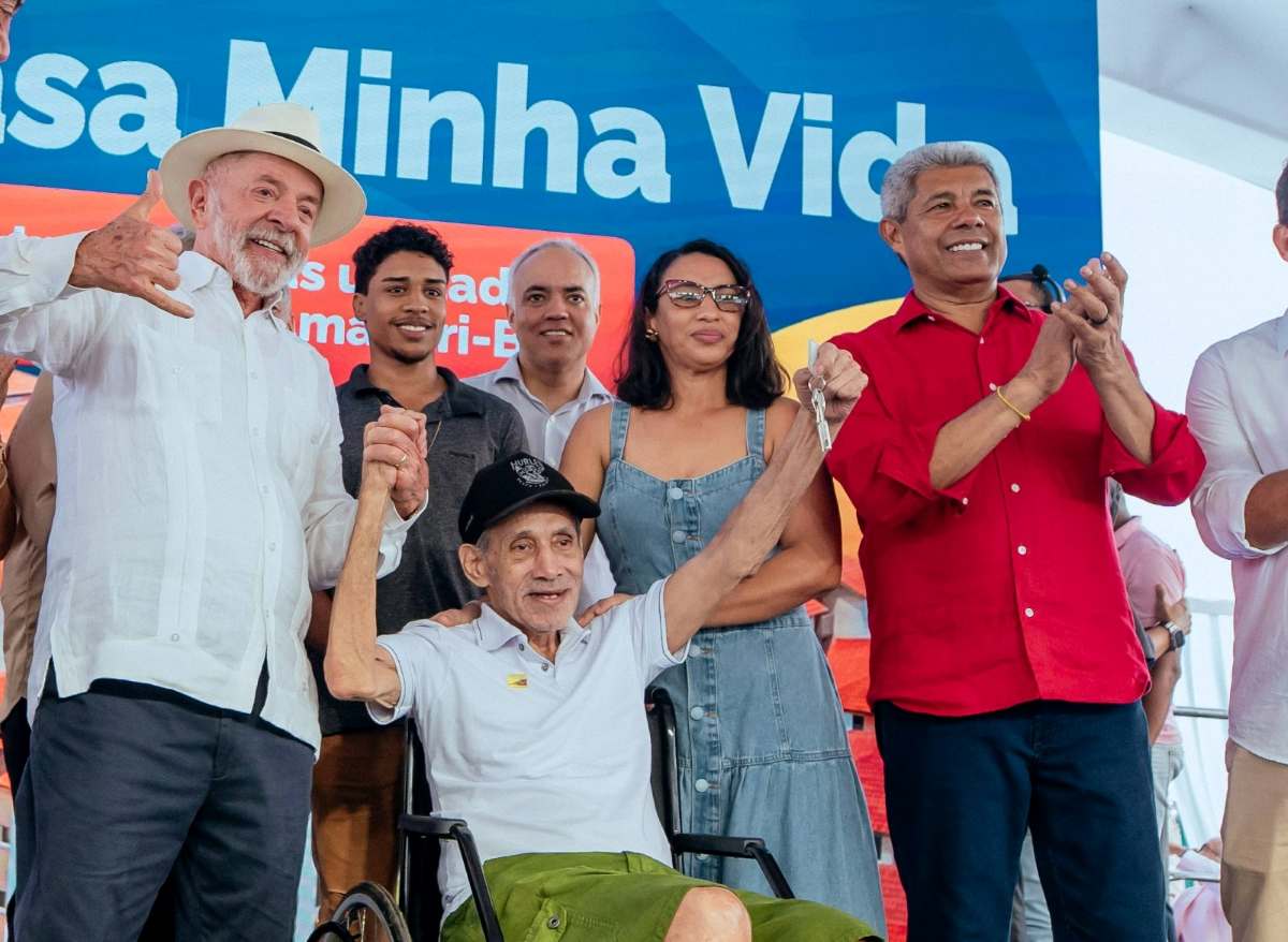 Lula participa de entrega de 384 moradias do Minha Casa, Minha Vida em Camaçari