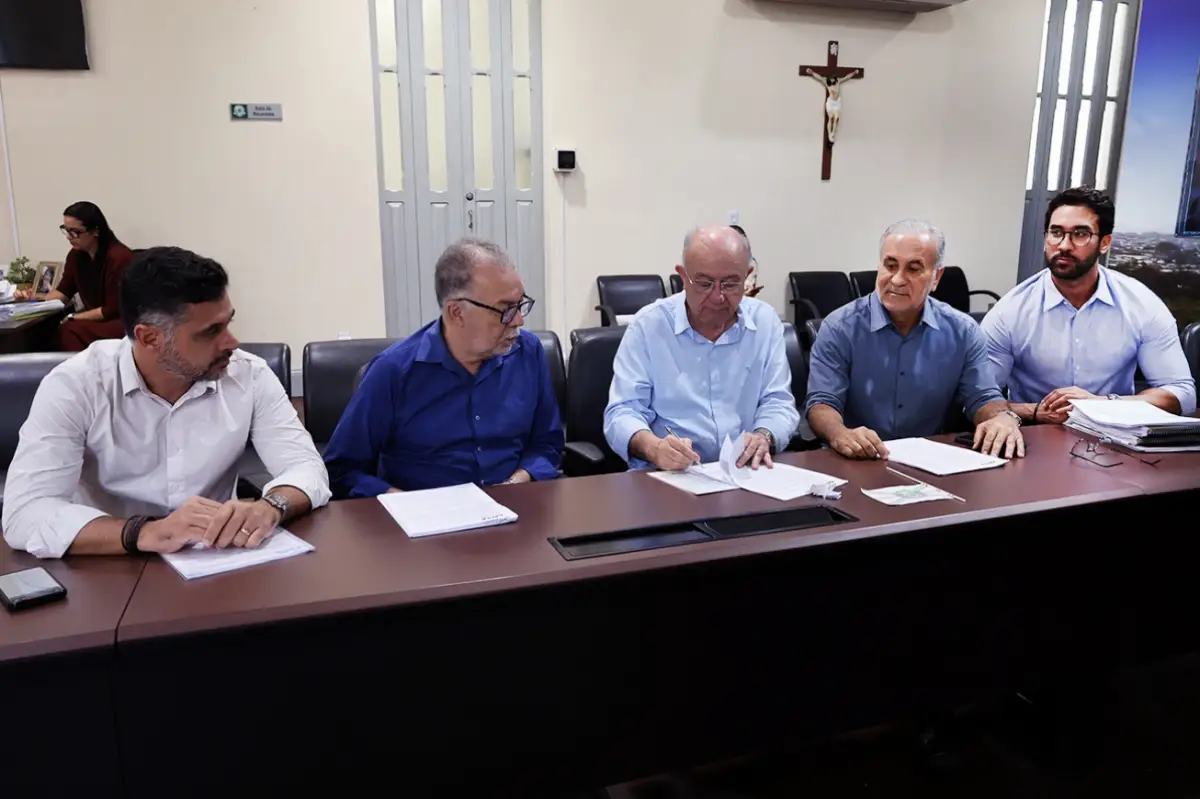 Prefeitura de Feira assina contrato para construção de mais 400 unidades do MCMV no bairro Asa Branca
