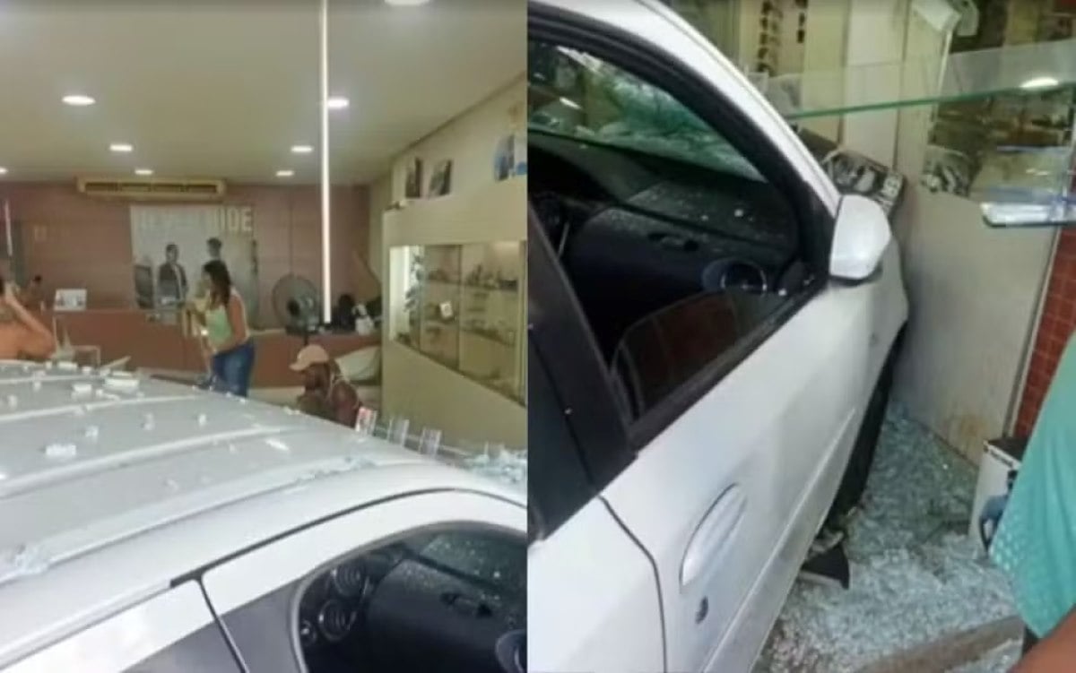 Mulher perde controle de carro automático e invade ótica em Itabuna