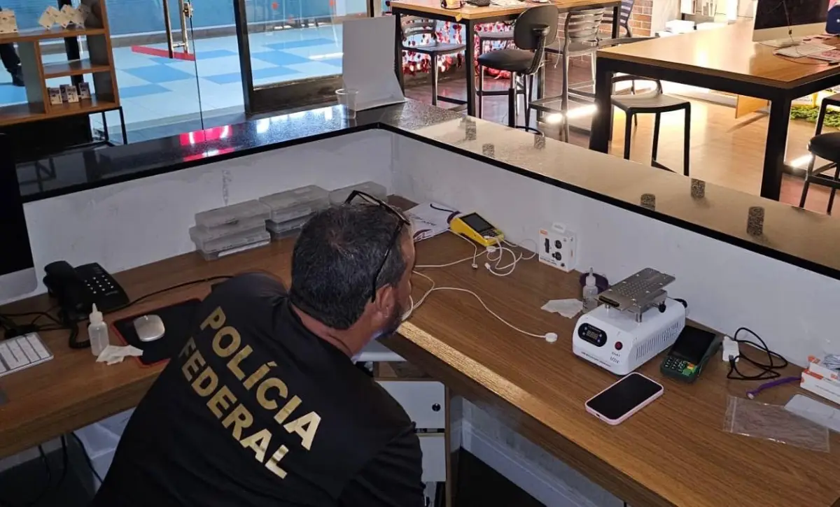 Polícia Federal e Receita combatem crime de descaminho e lavagem de dinheiro em Salvador