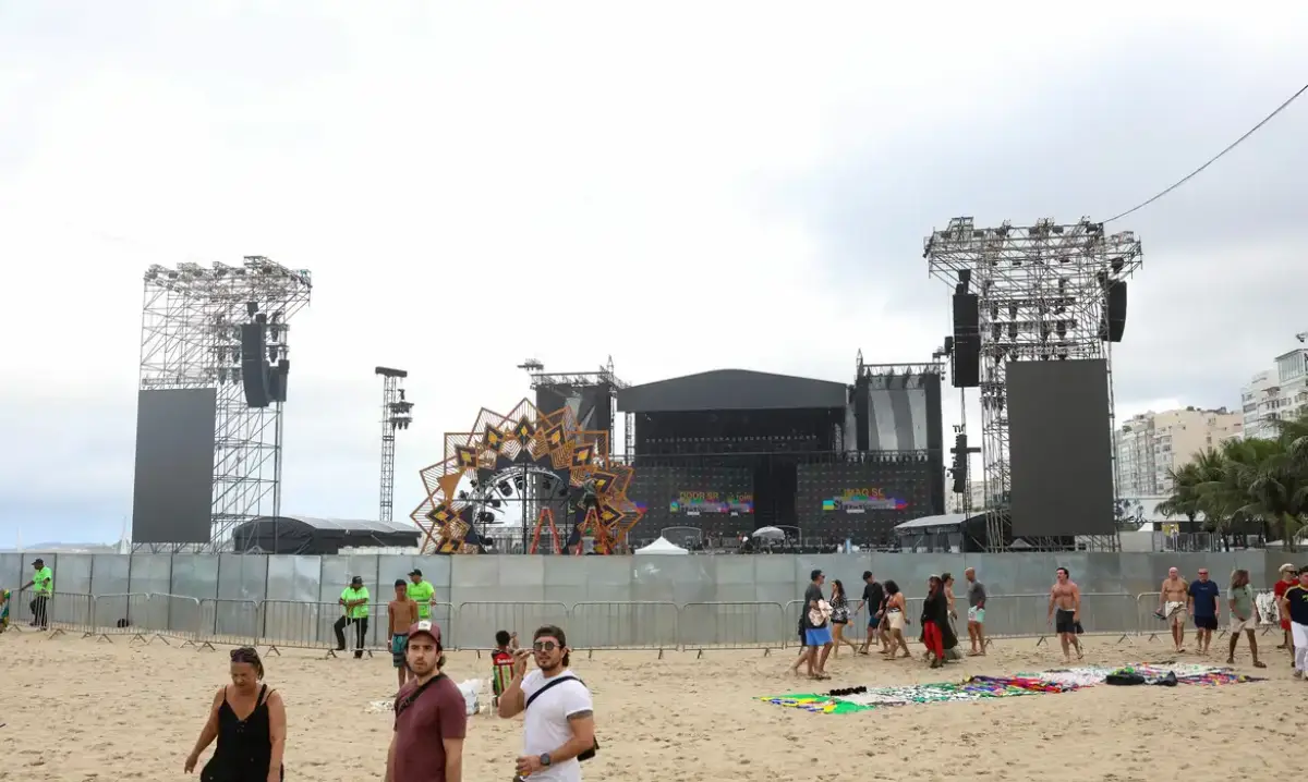 Shakira: bombeiros fazem última vistoria em estruturas antes do show