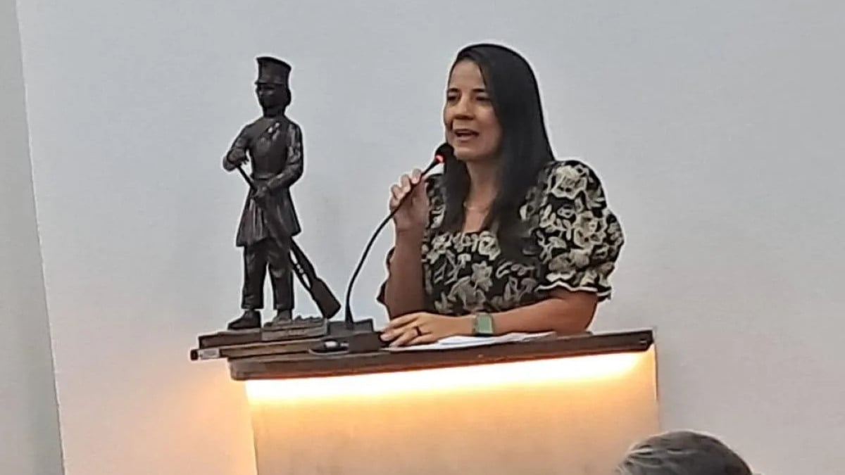 Secretária Rowenna Brito