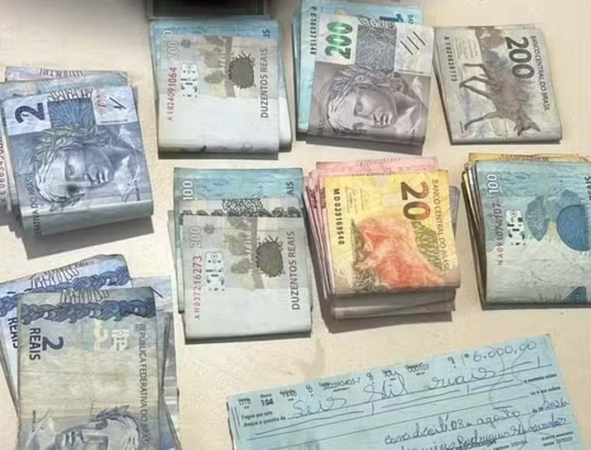 drogas e dinheiro apreendido