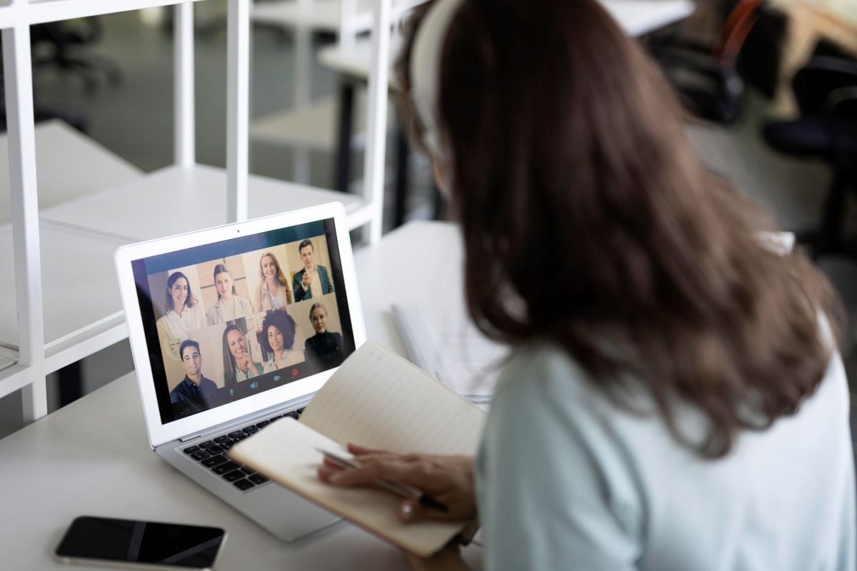 feira virtual emprega