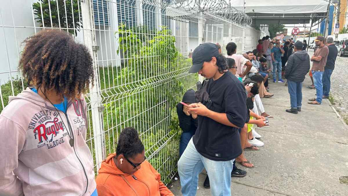fila no fórum eleitoral