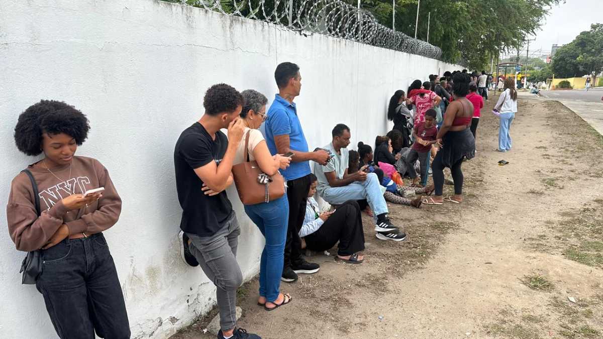 fila no fórum eleitoral