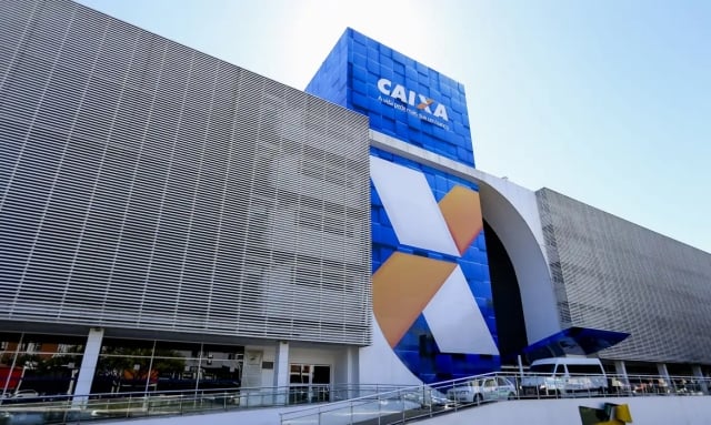 Caixa libera abono salarial para nascidos em março e abril