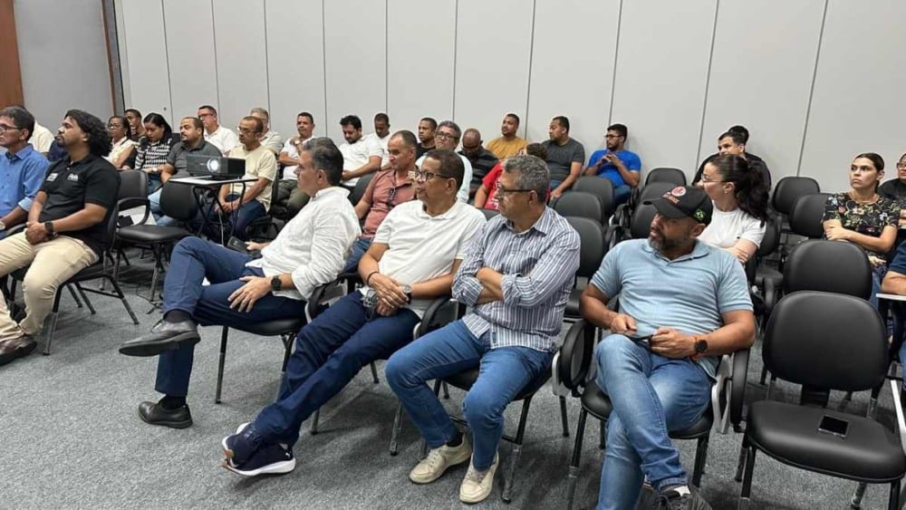 Procon reúne supermercadistas e reforça orientação sobre direitos do consumidor em Feira de Santana