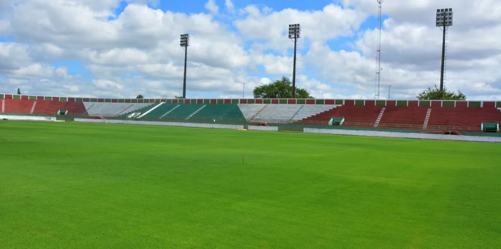 Joia da Princesa se prepara para receber clássico local com expectativa de casa cheia neste sábado