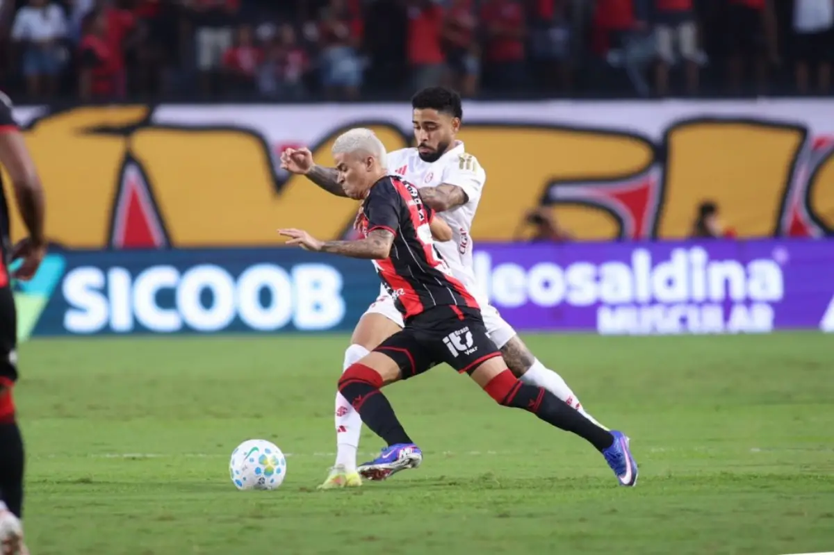 Vitória vence o Inter no Barradão e chega a nove jogos sem perder em casa