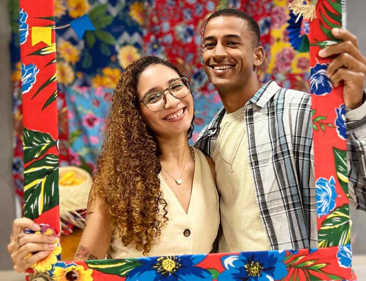 Ana Clara Almeida e namorado, produtores do Licor Caseiro Tradição