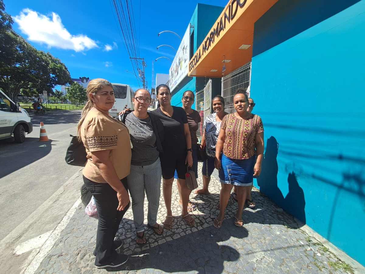 Apae cobra solução para passarela do Terminal Central que está sendo usada como "sanitário público"