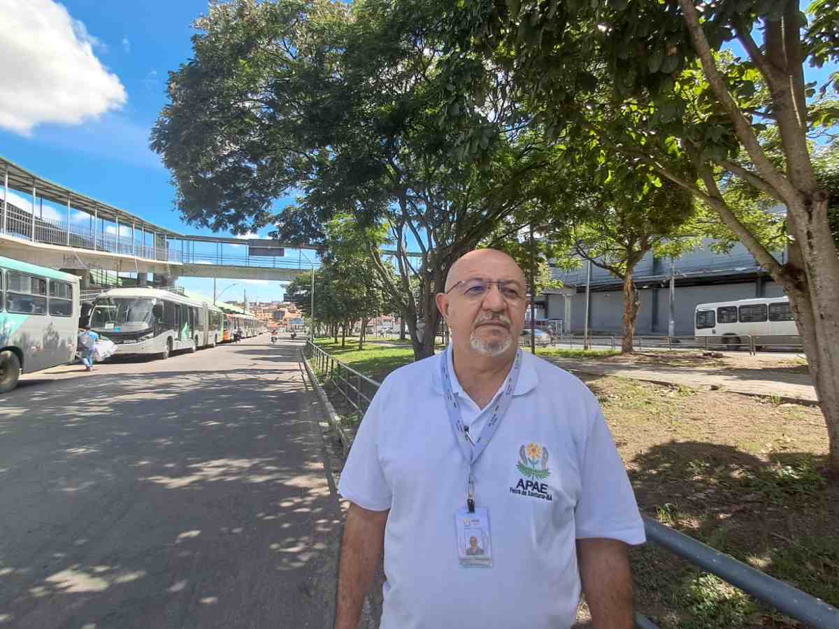 Apae cobra solução para passarela do Terminal Central que está sendo usada como sanitário público