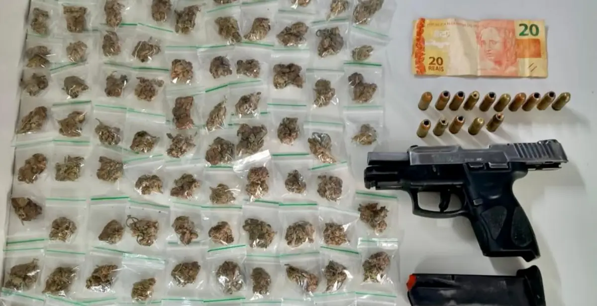 PM prende homem com arma e drogas após tentativa de fuga, em Feira de Santana