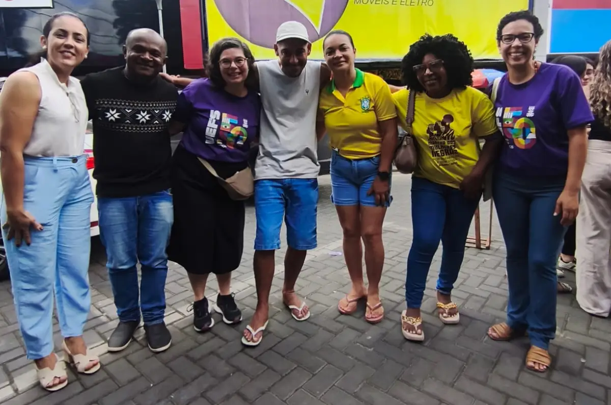 Café da manhã junino reúne feirantes da Marechal e estudantes da Uefs