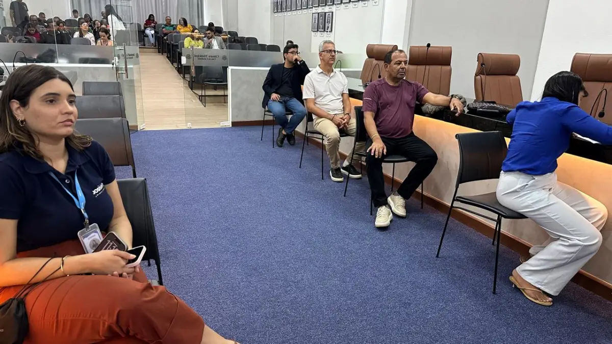 Comerciantes apresentam novas propostas ao projeto da Zona Azul durante audiência na Câmara Municipal