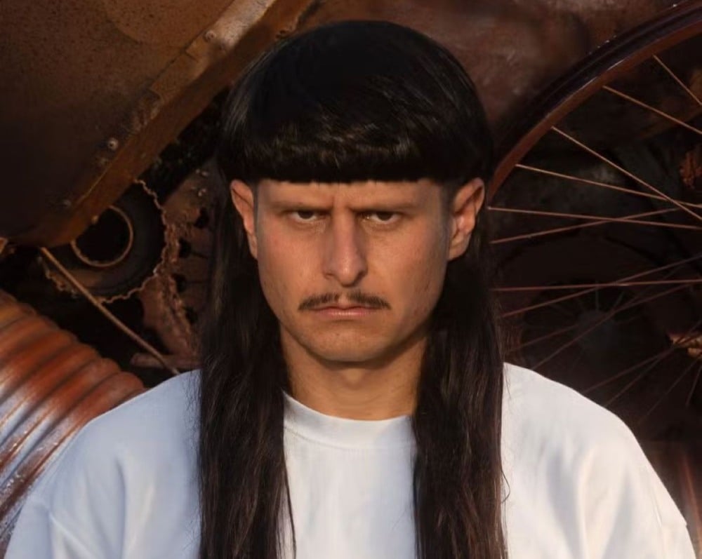 Cantor Oliver Tree está entre as vítimas do acidente de helicópteros no Rio de Janeiro. — Foto: Reprodução
Cantor Oliver Tree está entre as vítimas do acidente de helicópteros no Rio de Janeiro. — Foto: Reprodução