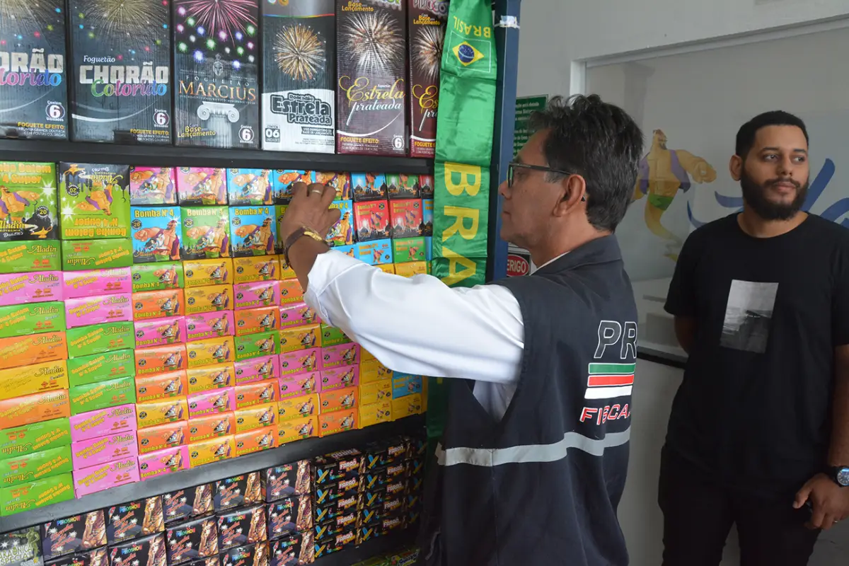 Barracões de fogos de artifício são fiscalizados em Feira de Santana