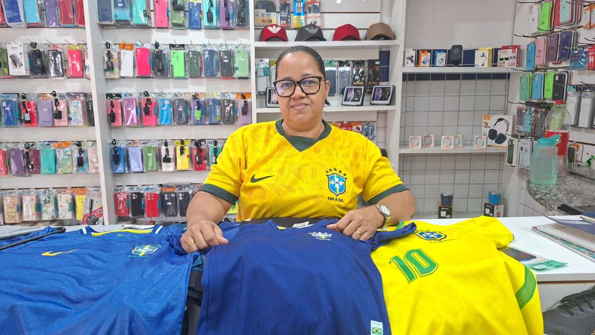 Vendedora Flávia Priscila