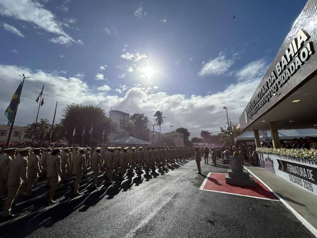 Formatura de soldados da Polícia Militar
