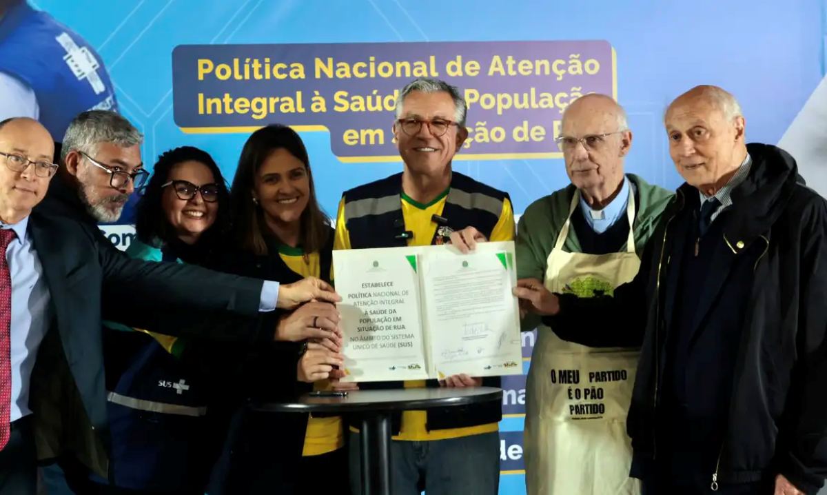 Ministro da Saúde anuncia ampliação do atendimento à população em situação de rua pelo SUS