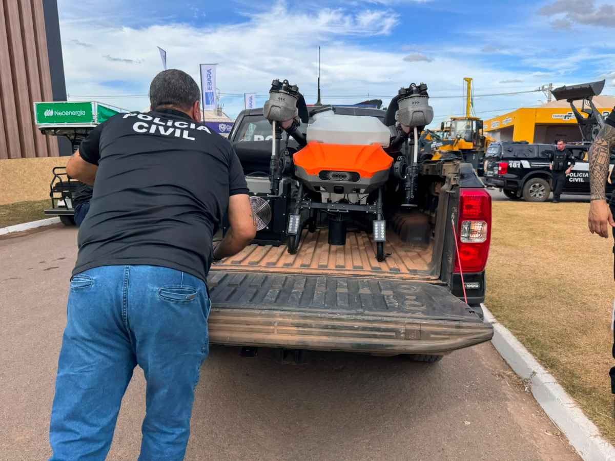 Polícia Civil cumpre mandado de busca em estande da Bahia Farm Show por suposta cópia de tecnologia agrícola