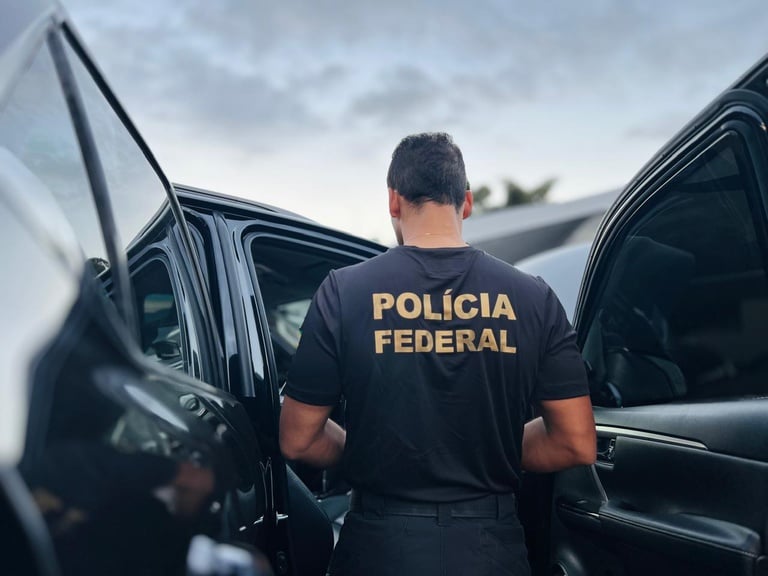 A Operação Registro Frágil 2, deflagrada na manhã desta terça-feira (2), pela Polícia Federal em conjunto com a Polícia Militar, investiga um grupo criminoso especializado em fraudes postais