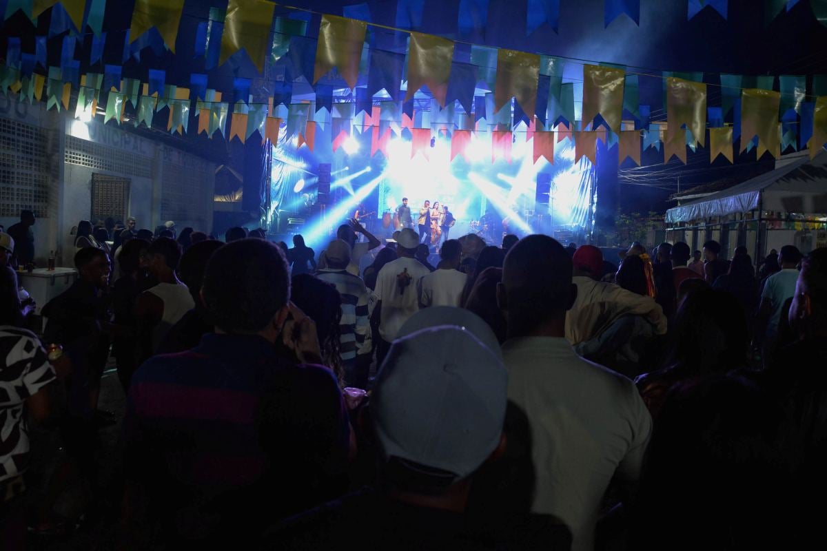 Primeira noite do Arraiá de Feira de Santana no distrito de Tiquaruçu