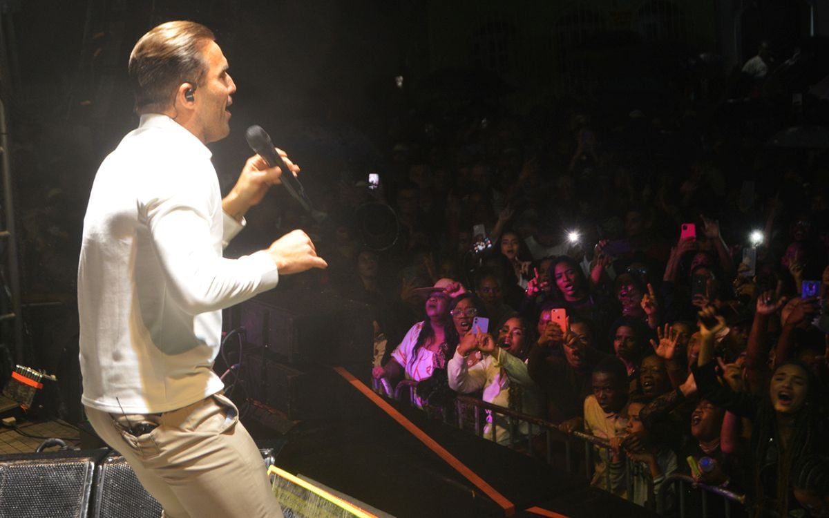 São Pedro de Bonfim de Feira: Tayrone encerra festa em grande estilo