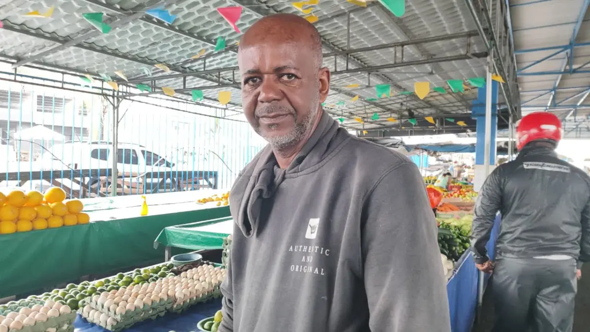 Vendas de produtos juninos na Estação Nova ficam abaixo da expectativa, afirma feirante