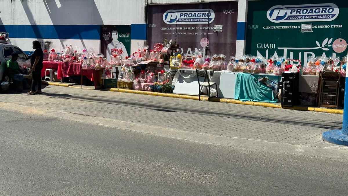 Vendedores relatam prejuízos após fiscalização e avaliam protesto em Feira de Santana