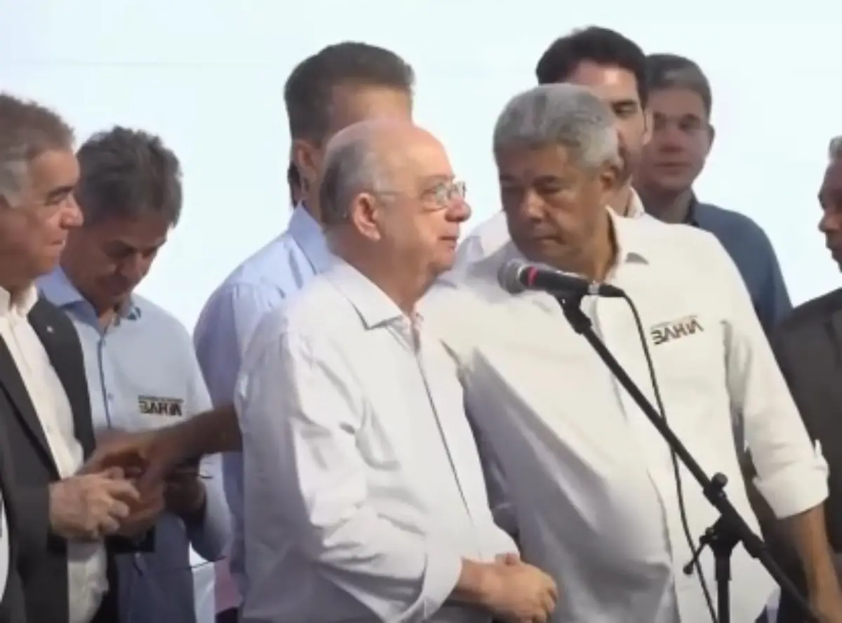 Zé Neto é advertido por Jerônimo durante fala de José Ronaldo