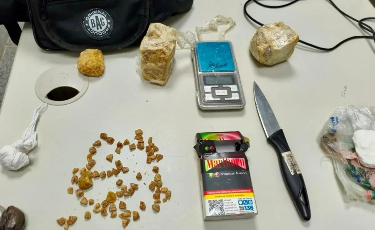 Suspeito é preso com crack, cocaína e balança de precisão no bairro Tomba