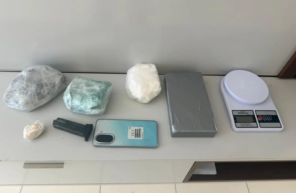 Suspeito é detido após tentativa de fuga em condomínio de Feira de Santana