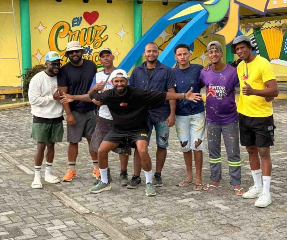 Estação de Cruz das Almas vira palco de arte junina inspirada na Copa do Mundo Estação de Cruz das Almas vira palco de arte junina inspirada na Copa do Mundo