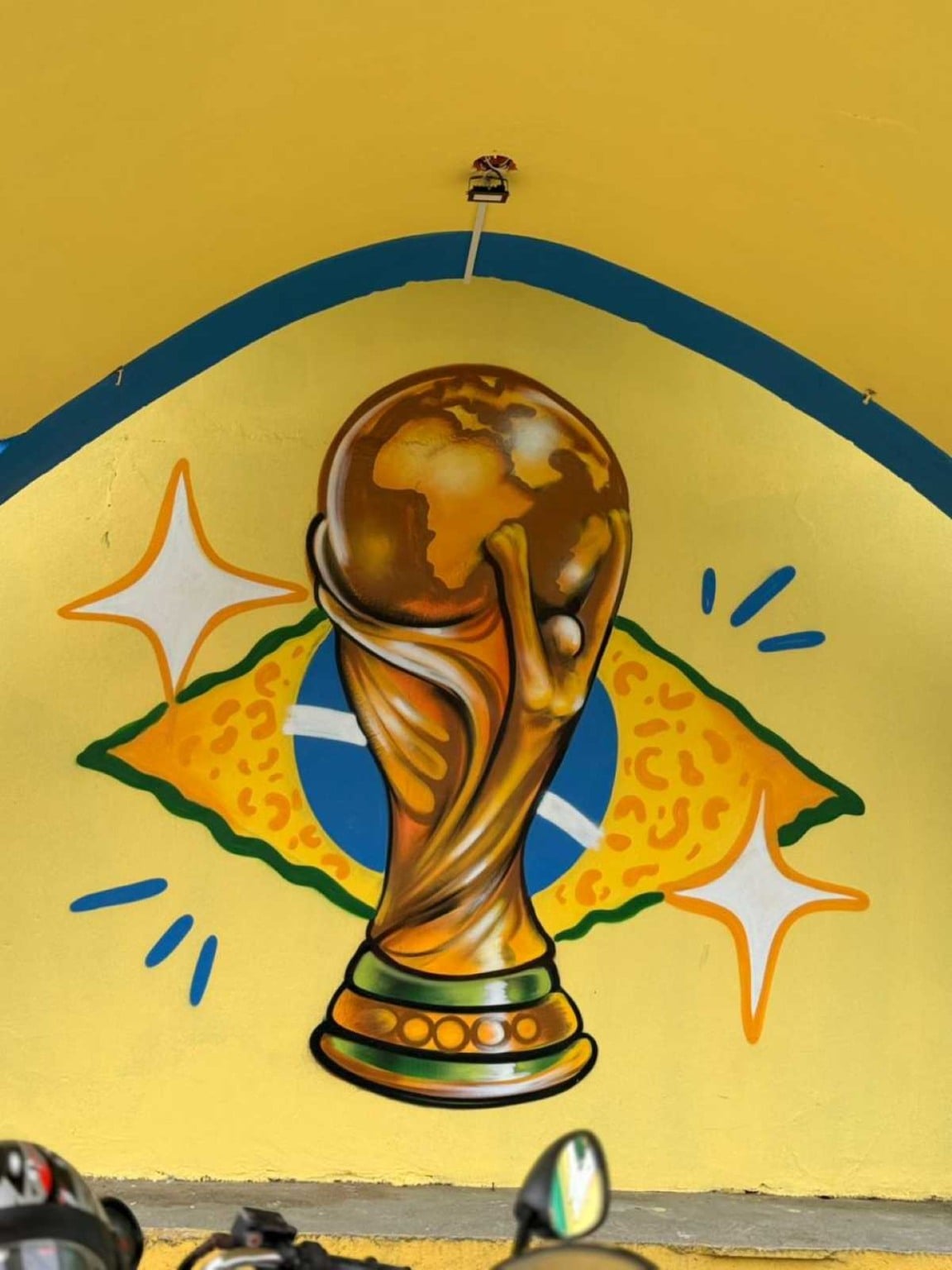 Estação de Cruz das Almas vira palco de arte junina inspirada na Copa do Mundo Estação de Cruz das Almas vira palco de arte junina inspirada na Copa do Mundo