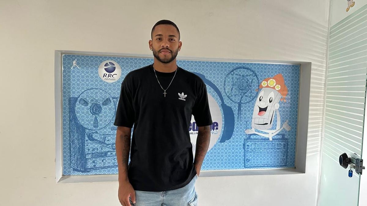 jogador de futebol Edson Júnior