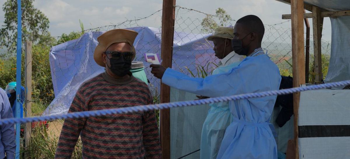 Conflitos e corte de recursos agravam avanço do ebola na África