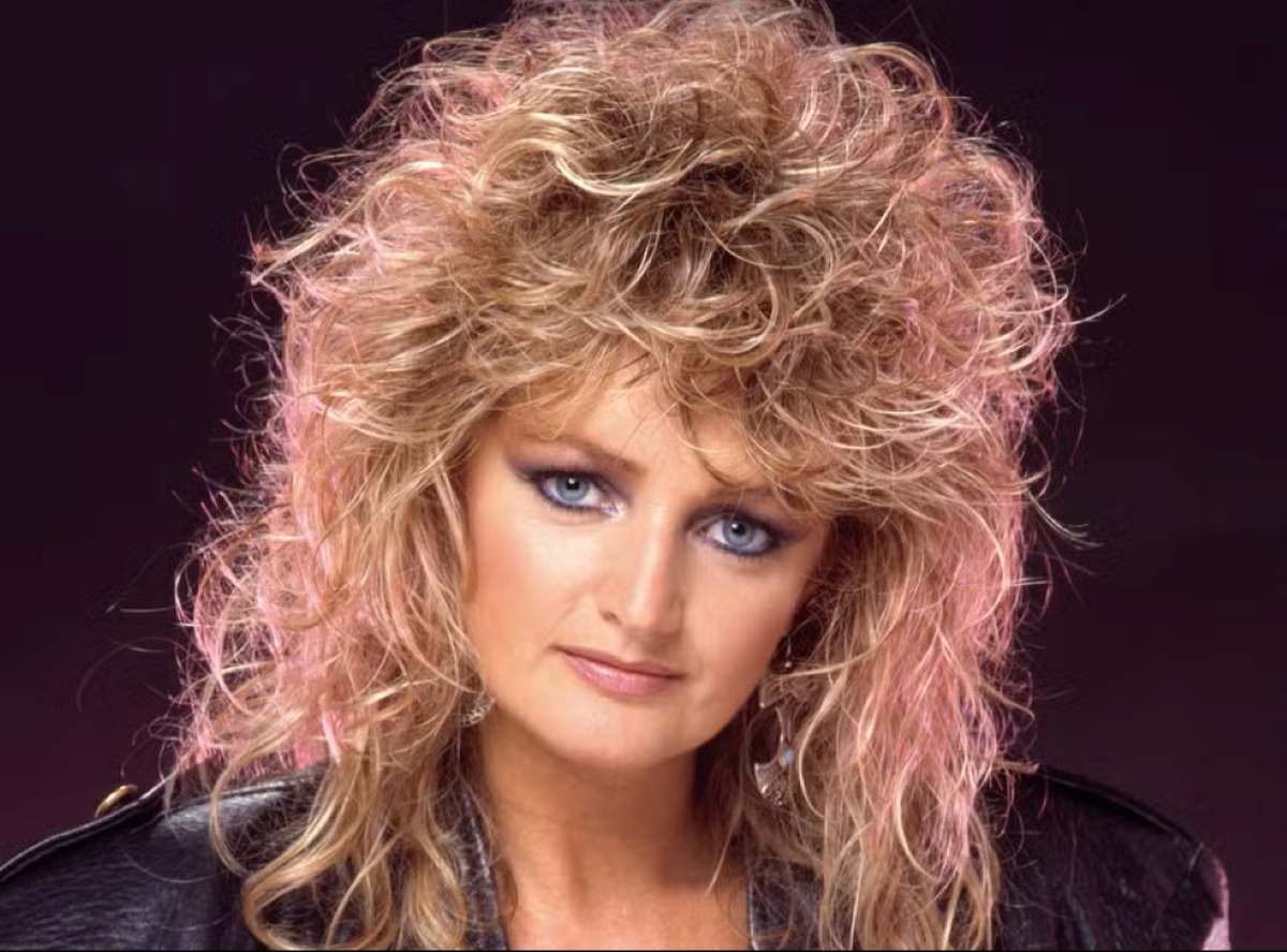 A cantora galesa Bonnie Tyler em 1984